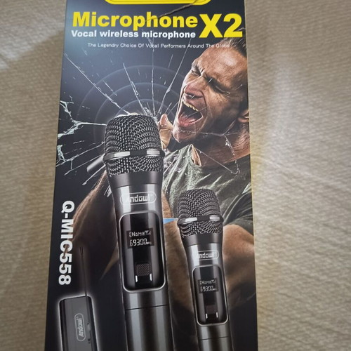 Andowl Wireless Karaoke Microphone Set like new