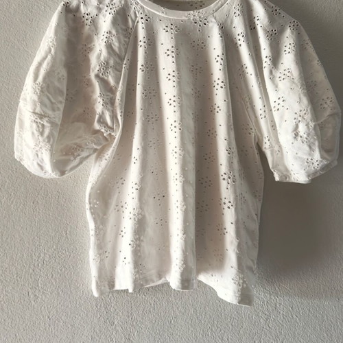 Zara spring blouse with eyelet embroidery like new, white