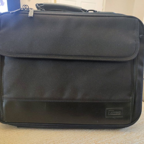 Targus laptop bag like new with multiple compartments