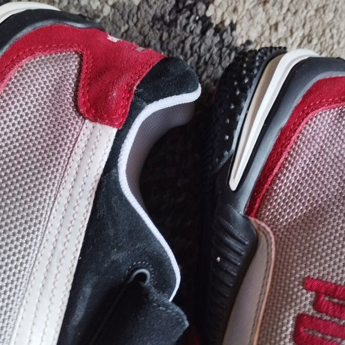 Puma Ouninpohja Athletic Shoes Size 38 Like New, Black and Red
