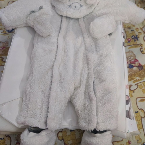 Dpam baby outfit used 80 cm with detachable gloves and feet