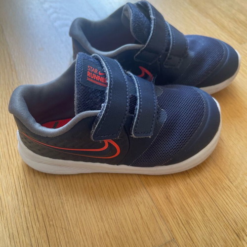 Nike runner shoes like new, size 25, blue