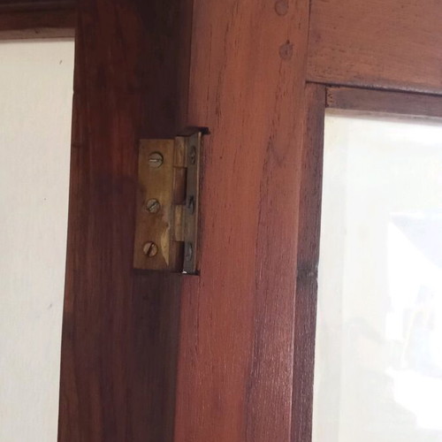 Display cabinet of English origin made of solid wood in excellent condition