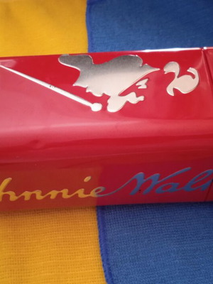Johnnie Walker collectible metal whisky box like new