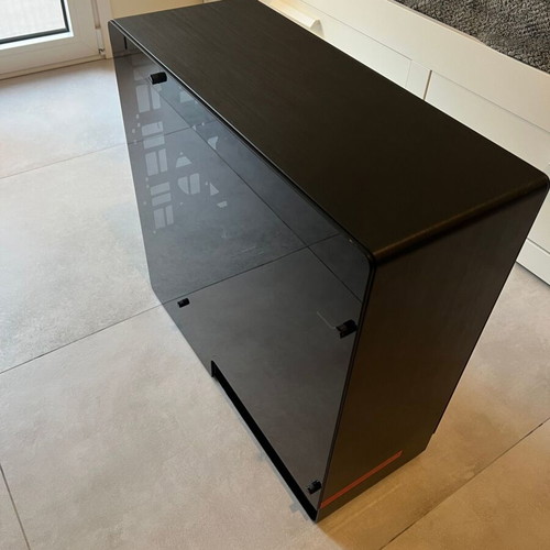 In Win 909 Full Tower Premium Aluminium and Tempered Glass Case like new
