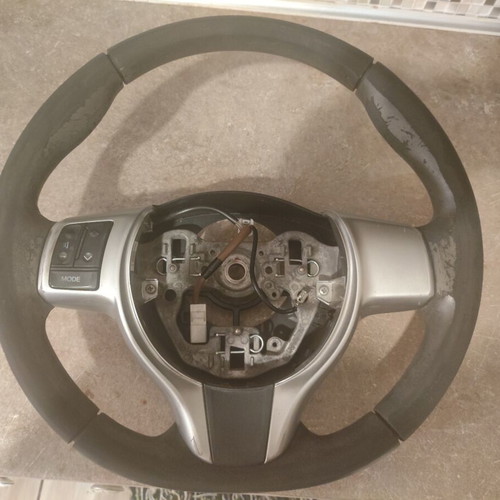 Steering wheel Toyota Yaris MK3 2013 used