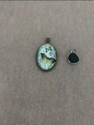 Vintage pendant like new, set of 2, black and green