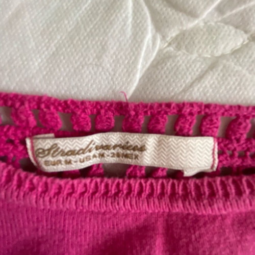 Stradivarius women's blouse fuchsia size M like new
