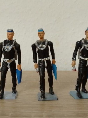 Athina 5 frogman figures like new