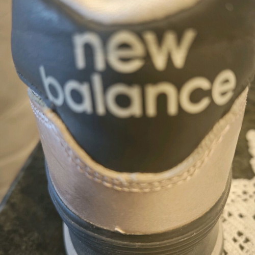 New Balance sneakers like new, size 40, rose gold