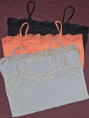 Women's tops used, size Medium, multicolor set of 3