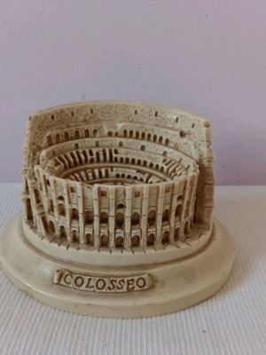 Colosseum of Rome used decorative model 13x11x8 cm