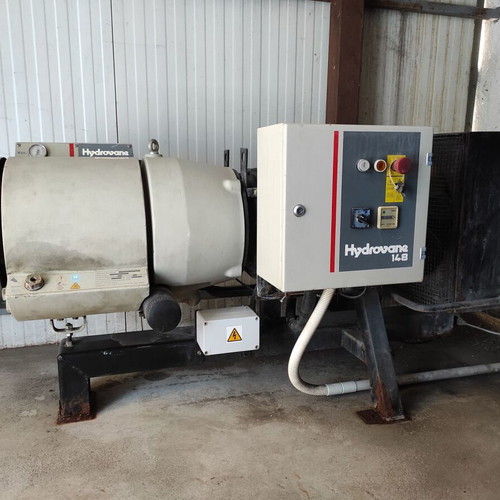 Hydrovane 148 air compressor used with air tank and accessories