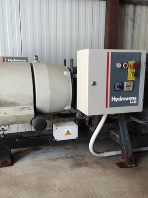 Αεροσυμπιεστής Hydrovane 148 μεταχειρισμένος με αεροφυλάκιο και αξεσουάρ