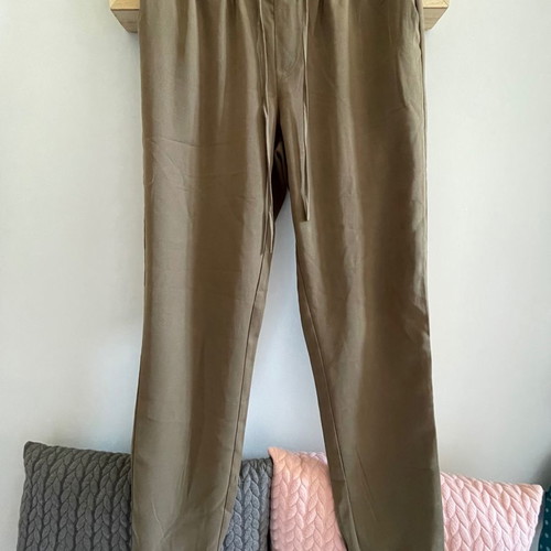 Stradivarius pants used NoS, olive color, size S