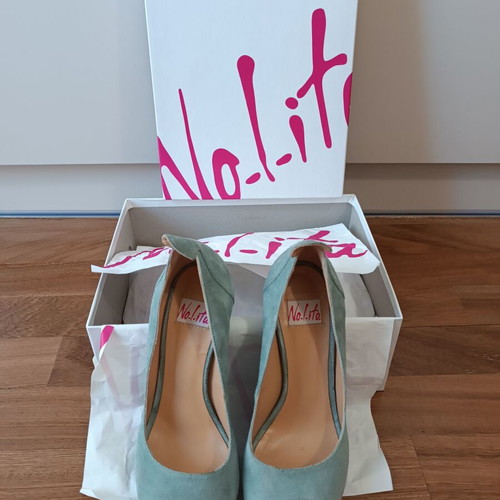 Peep Toe Nolita Pumps Size 39 like new, suede green with silver