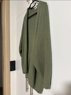 Medium knitted cardigan thin, new