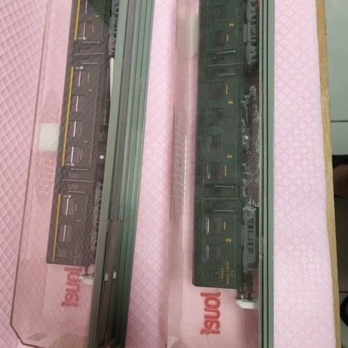 Passenger train cars HO scale like new with boxes