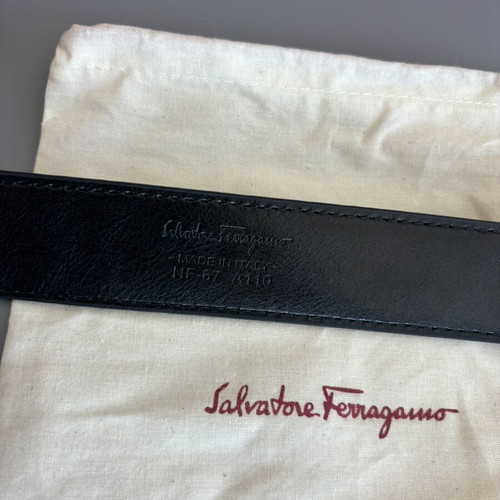 Salvatore Ferragamo leather belt with gold Gancini buckle, full set