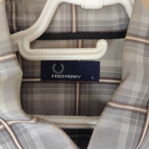 Fred Perry Shirt size Large like new, white and red