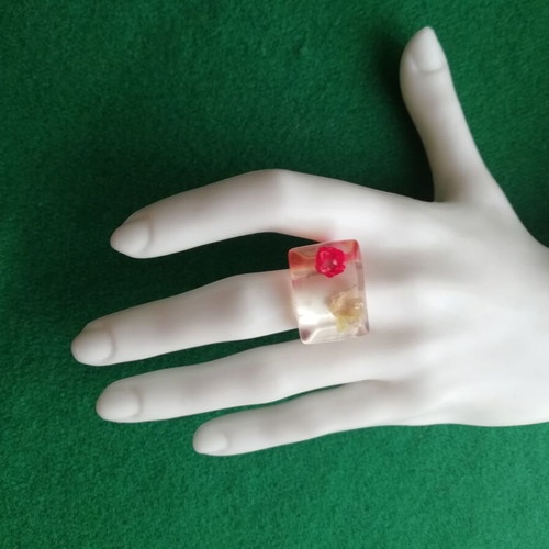 Square blown glass ring with dried flowers new