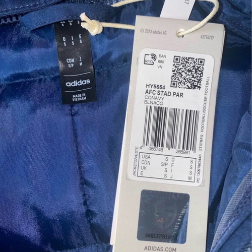 Branded jacket like new with tags, size small