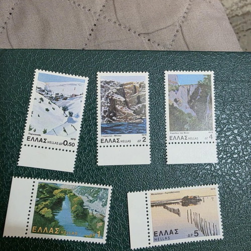 Complete sets of mint stamps 1978-1982, new