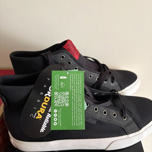 DC black sneakers size 46