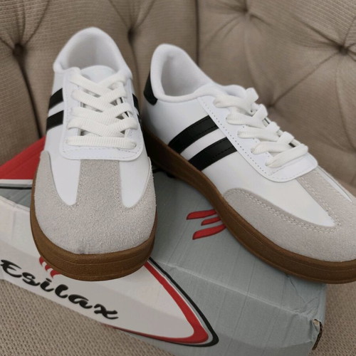 Sneakers white with stripes size 37 new with box