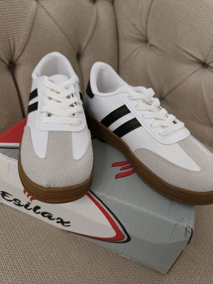 Sneakers white with stripes size 37 new with box