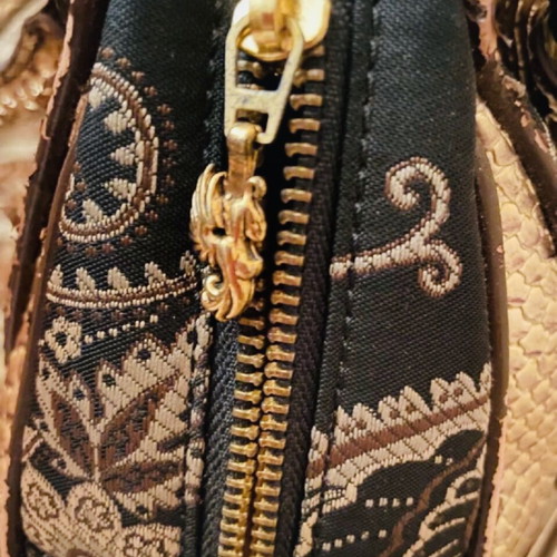 Cappopera women's handbag vintage, black and gold