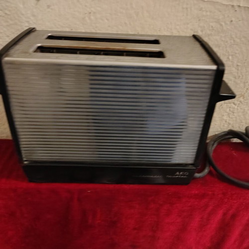 Vintage toaster used, 60s-70s decor style