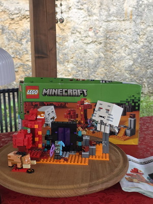 LEGO Minecraft The Nether Portal Ambush set used, 352 pieces