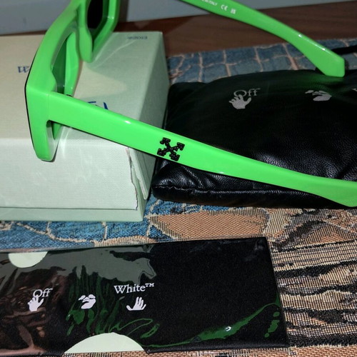 Off White sunglasses new, black and green