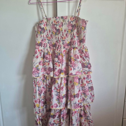 Axel printed dress medium like new, 100% cotton, ruffled straps