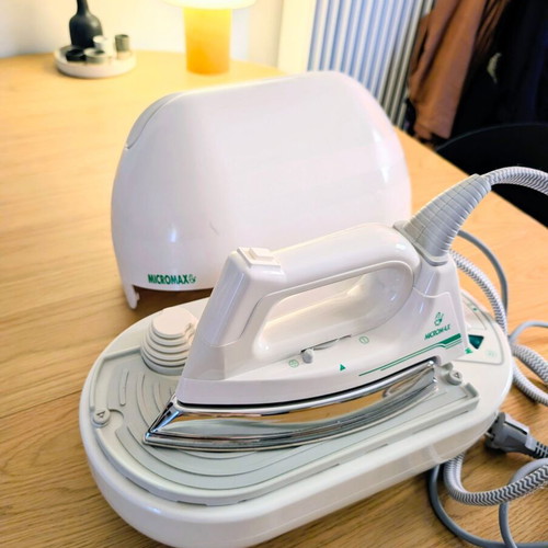 Stirela 601 Steam Iron like new