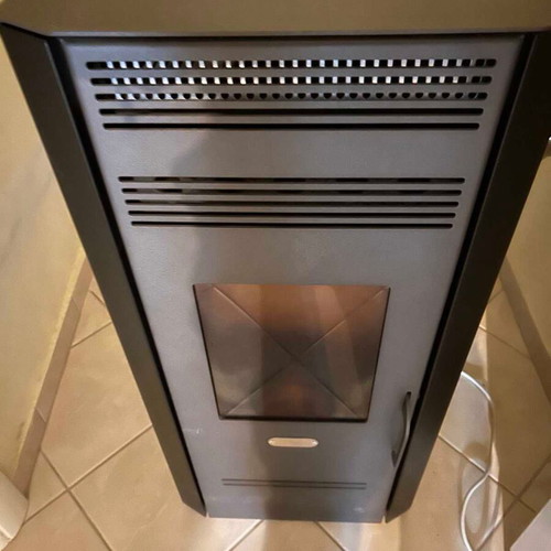 Pellet stove 8kW like new with chimney
