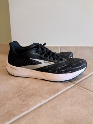 Brooks Hyperion Tempo running shoes size 44.5, black