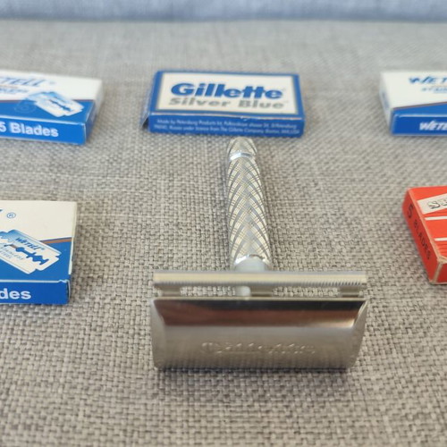 Gillette Tech vintage safety razor made in England with 5 blade packs gift