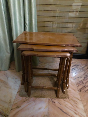 Σετ τραπεζάκια 3 τεμαχίων, δεν πωλούνται μεμονωμένα