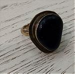  Δαχτυλίδι με μαύρη πέτρα