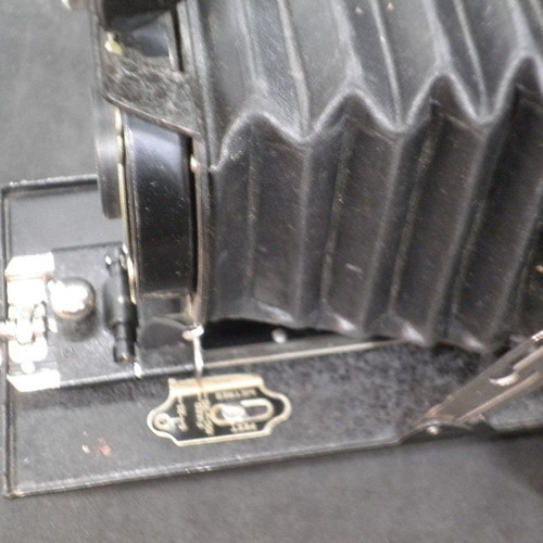 Antique Eastman Kodak Hawk-Eye bellows camera used 1917