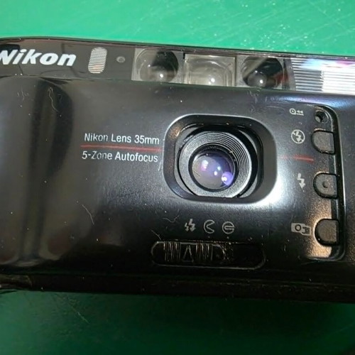Nikon One Touch 200 retro film camera, 35mm lens, 5-zone autofocus