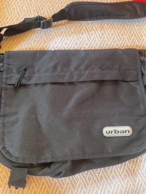 Urban black messenger bag like new, crossbody style