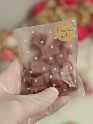 Wax melts cinnamon rolls new, plant-based wax