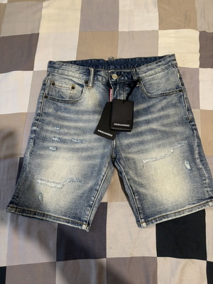 Dsquared2 denim shorts new with tags, light wash, slim fit
