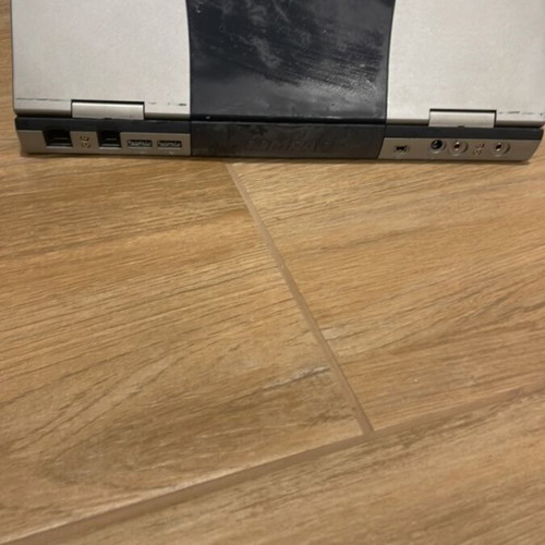 Compaq Presario 1700 laptop μεταχειρισμένο, με floppy disk drive και φορτιστή