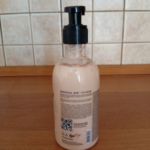 Lavish Care Winter Wonderland Glitter Body Lotion new