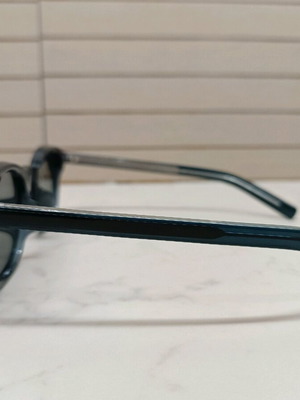 Dior sunglasses like new