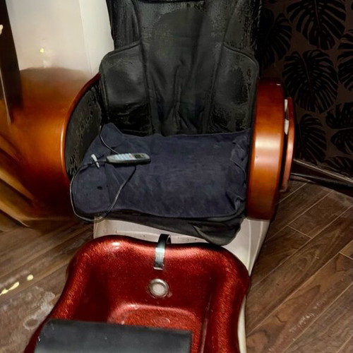 Pedicure massage chair used with back and foot massage, hydromassage light